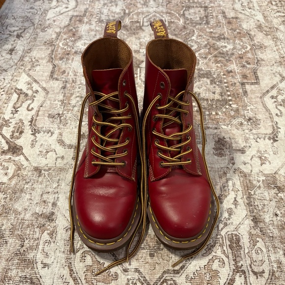 Dr. Martens Made In England Red Oxblood 1460 Boots Men’s Size 9 Women’s Size 10 - Picture 3 of 7